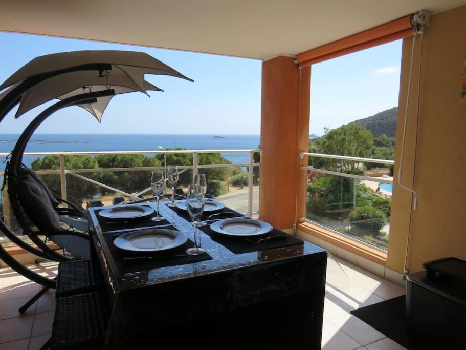Bel App T2 En Bord De Mer Vue Sanquinaires Piscine Ajaccio  Exterior photo